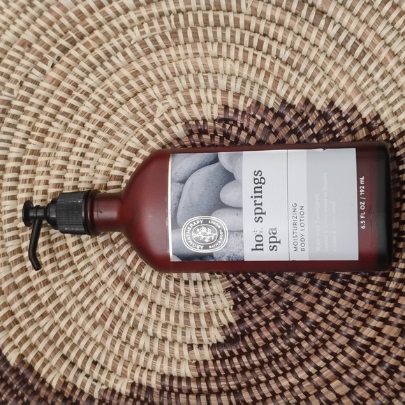 Bath & Body Works Hot Springs Spa Aromatherapy Body Lotion 6.5 oz NWT - Picture 2 of 5